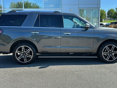 Used 2020 Ford Expedition Limited w/ Special Edition Package AWD/4WD image 28