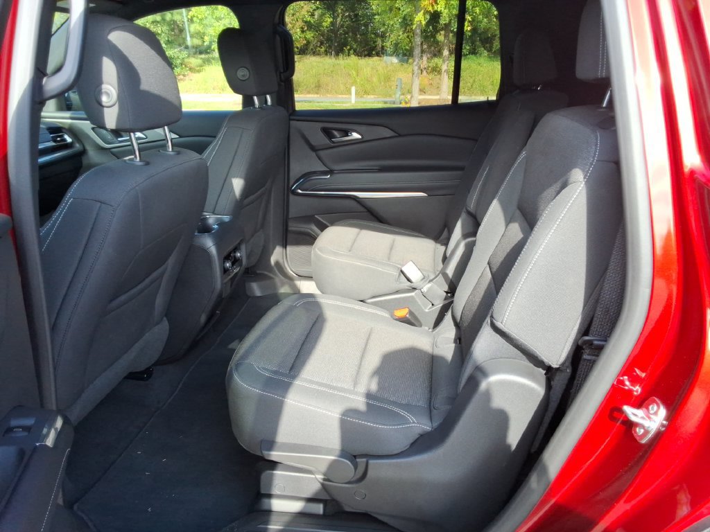 Certified 2026 Chevrolet Traverse LT w/ Driver Confidence Package FWD image 18