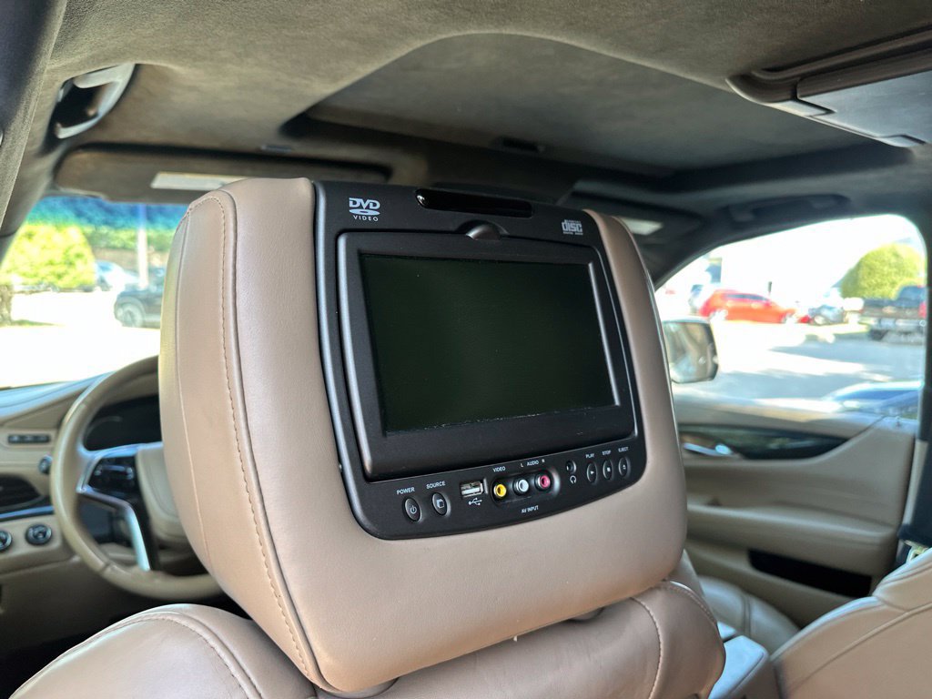 Used 2018 Cadillac Escalade Platinum AWD/4WD image 30