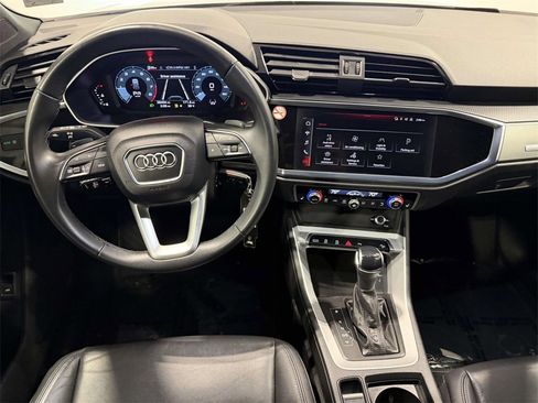 Used 2025 Audi Q3 2.0T Premium image 16