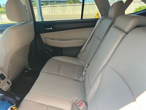 Used 2019 Subaru Outback 2.5i Limited AWD/4WD image 10