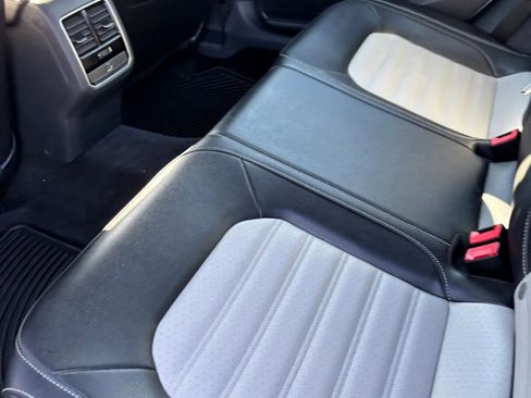 Used 2018 Volkswagen Passat GT FWD image 48