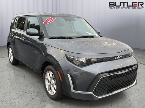Used 2024 Kia Soul LX w/ Option Group 015 FWD image 8
