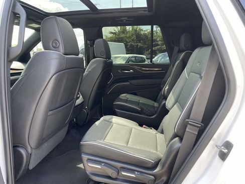 Used 2023 Cadillac Escalade Premium Luxury w/ LPO, Radiant Package AWD/4WD image 13