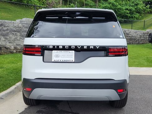 Certified 2024 Land Rover Discovery S image 7