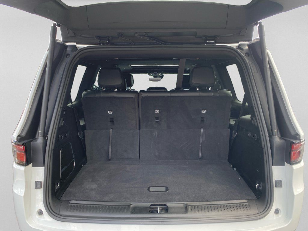 Used 2023 Jeep Wagoneer Series II RWD image 26