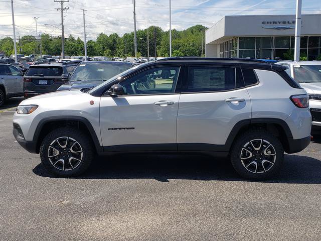 New 2026 Jeep Compass Trailhawk AWD/4WD image 2