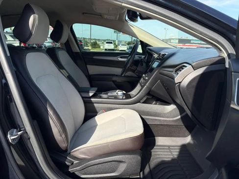 Used 2020 Ford Fusion SE w/ Equipment Group 151A FWD image 15