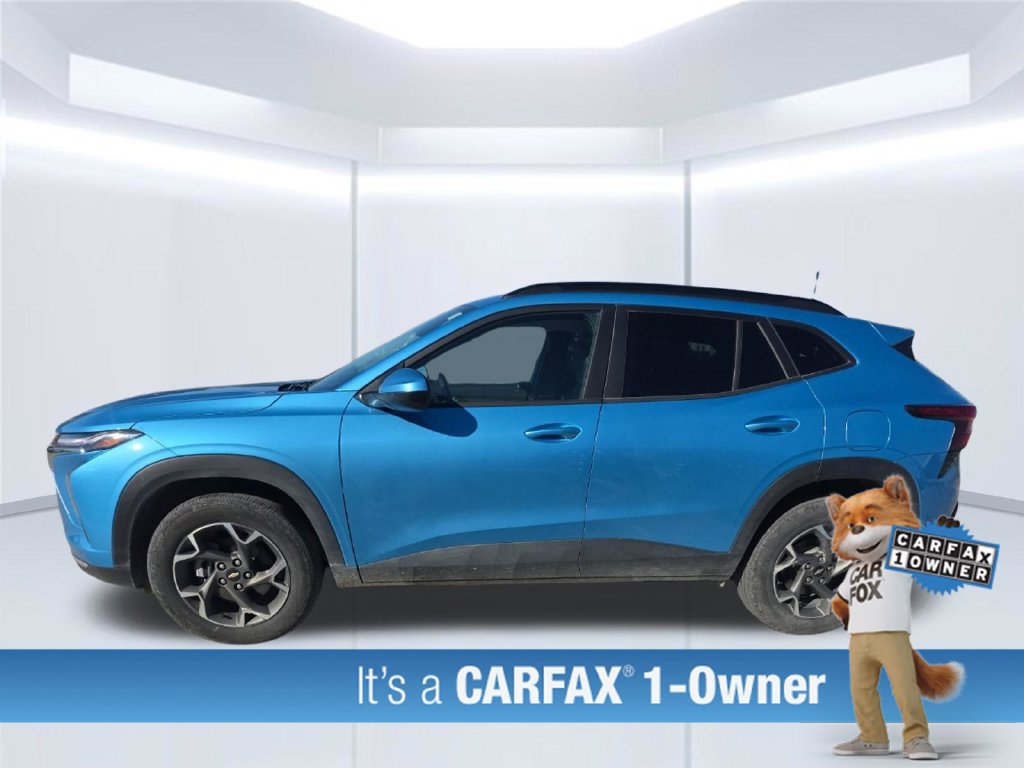 Used 2025 Chevrolet Trax LT w/ Driver Confidence Package FWD image 4