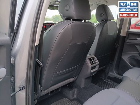 Used 2026 Volkswagen Tiguan SE AWD/4WD image 22