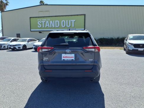 Used 2020 Toyota RAV4 XLE w/ Convenience Package image 7