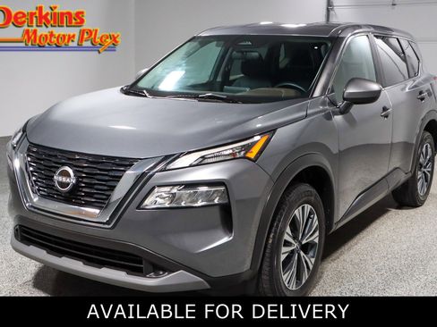 Used 2023 Nissan Rogue SV image 1