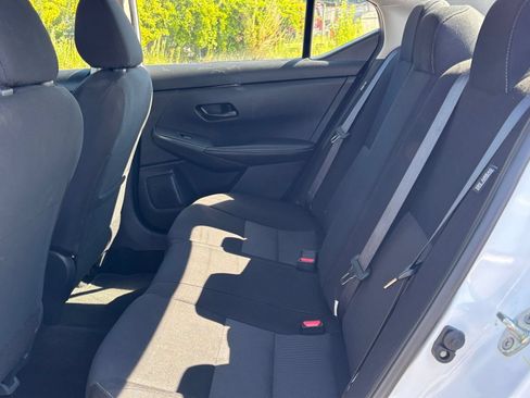 Used 2025 Nissan Sentra SV FWD image 17