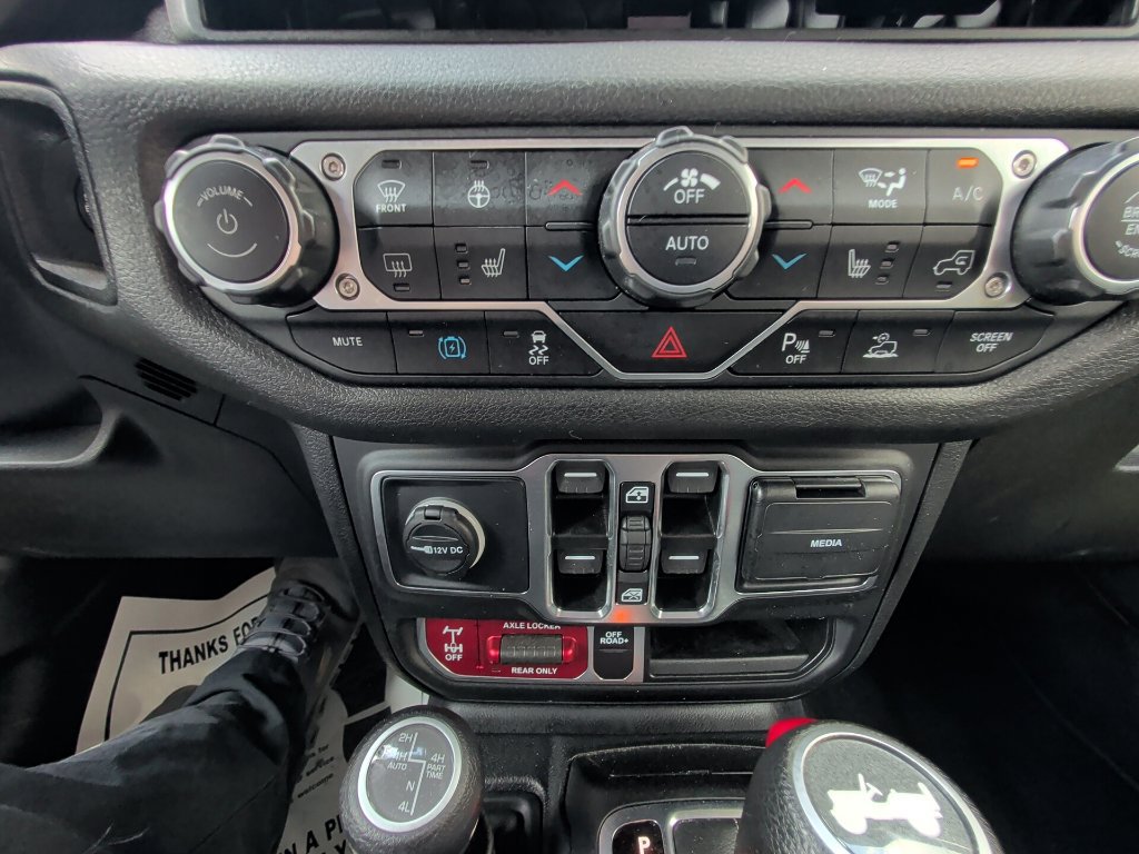 Used 2024 Jeep Wrangler Unlimited AWD/4WD image 19