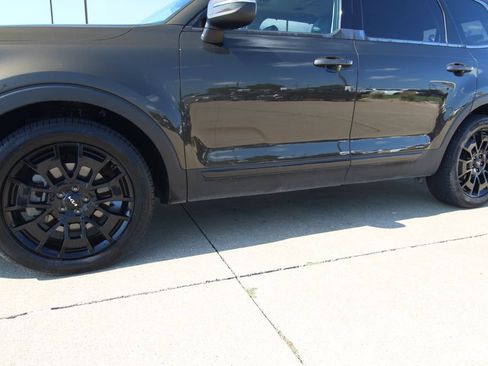 Used 2022 Kia Telluride EX w/ EX Premium Package AWD/4WD image 11