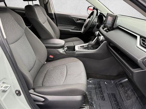 Used 2022 Toyota RAV4 XLE image 22