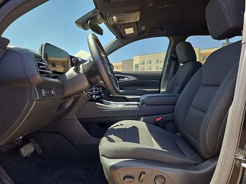 Used 2025 Chevrolet Traverse LT w/ Driver Confidence Package FWD image 23