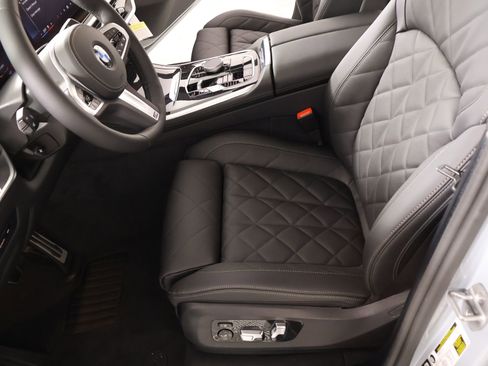 New 2026 BMW X5 xDrive40i w/ M Sport Package image 11