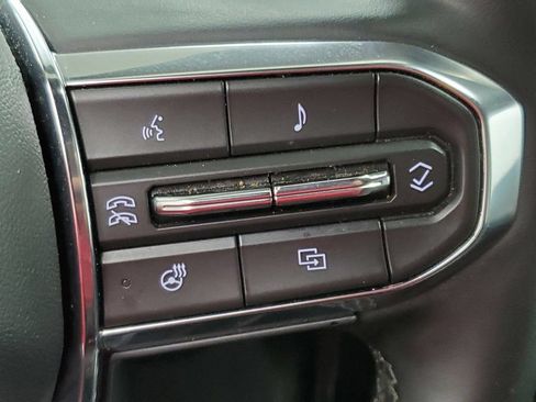 Used 2025 GMC Terrain Elevation AWD/4WD image 31