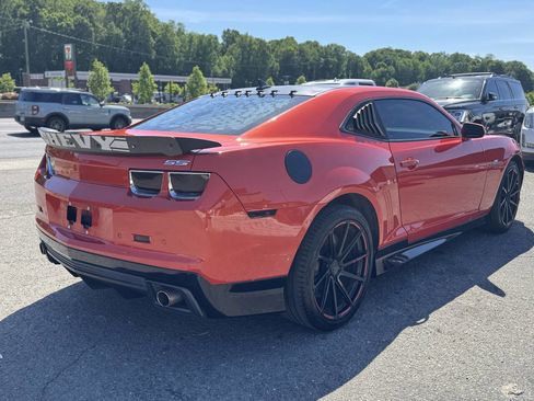 Used 2011 Chevrolet Camaro SS RWD image 4