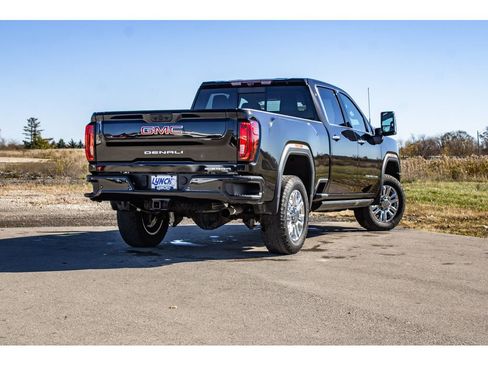 Used 2023 GMC Sierra 2500 Denali w/ Denali Ultimate Package image 15