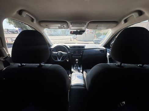 Used 2020 Nissan Rogue S FWD image 31