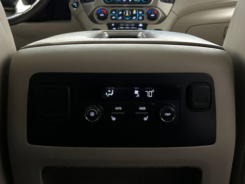 Used 2017 GMC Yukon XL Denali image 31