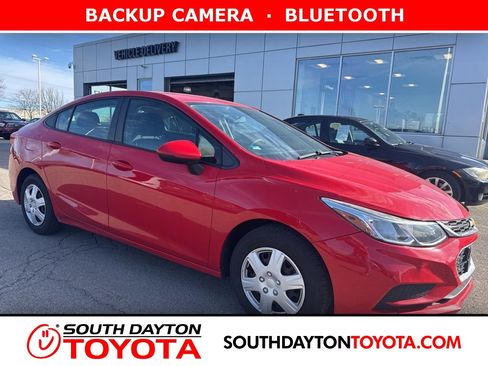 Used 2017 Chevrolet Cruze LS image 1