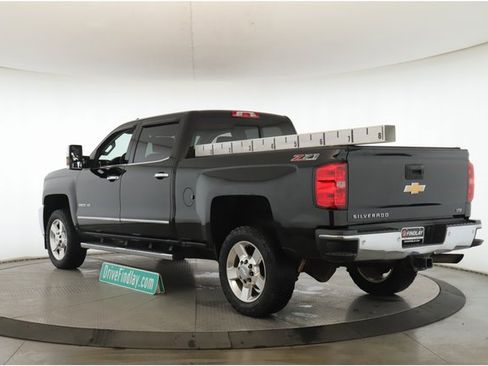 Used 2016 Chevrolet Silverado 2500 LTZ w/ LTZ Plus Package image 8
