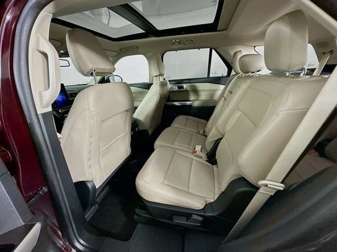 Certified 2023 Ford Explorer Limited w/ Limited Technology Package AWD/4WD image 32