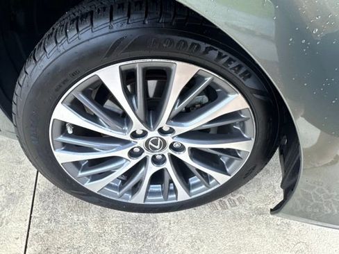 Used 2019 Lexus ES 350 w/ Premium Package FWD image 34