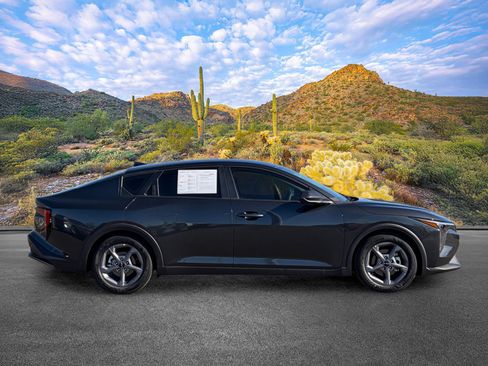 Certified 2025 Kia K4 FWD image 3