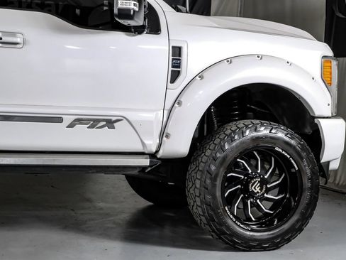 Used 2019 Ford F250 Lariat w/ Lariat Ultimate Package AWD/4WD image 6