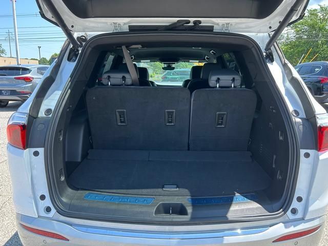 Used 2024 Buick Enclave Premium AWD/4WD image 26
