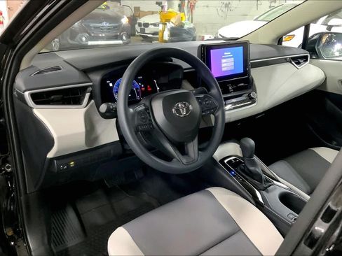 Used 2026 Toyota Corolla LE FWD image 8