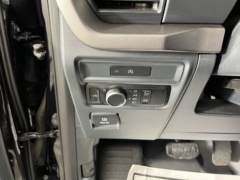 Used 2025 Ford F150 XL AWD/4WD image 19
