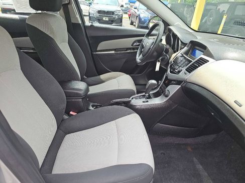 Used 2011 Chevrolet Cruze LS FWD image 46