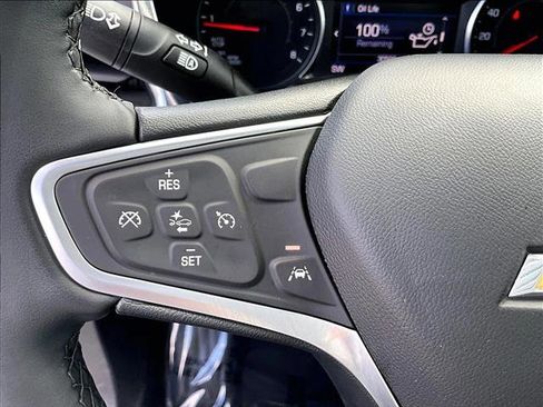 Used 2023 Chevrolet Equinox LT FWD image 19