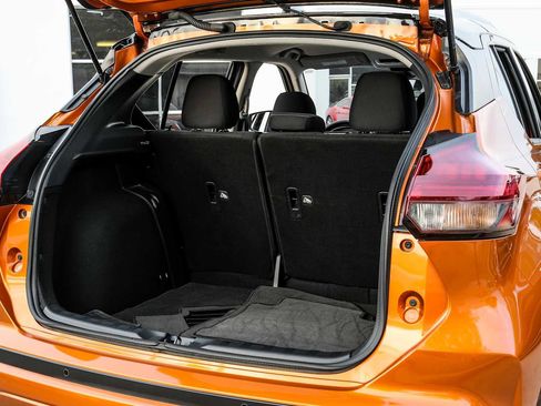 Used 2021 Nissan Kicks SV image 51