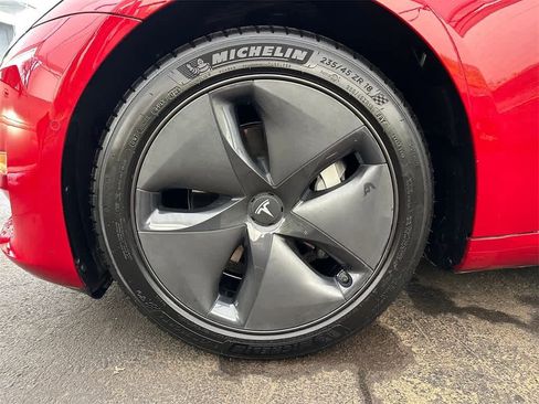 Used 2019 Tesla Model 3 Standard Range image 8
