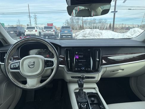 Used 2017 Volvo S90 T6 Momentum w/ Vision Package image 18