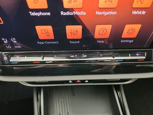 New 2026 Volkswagen Atlas Peak Edition AWD/4WD image 23