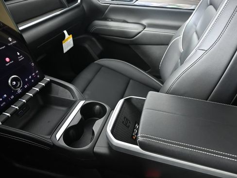 Used 2026 GMC Terrain Denali w/ LPO, Floor Liner Package AWD/4WD image 32