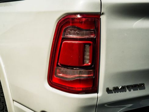 Used 2019 RAM 1500 Limited AWD/4WD image 8