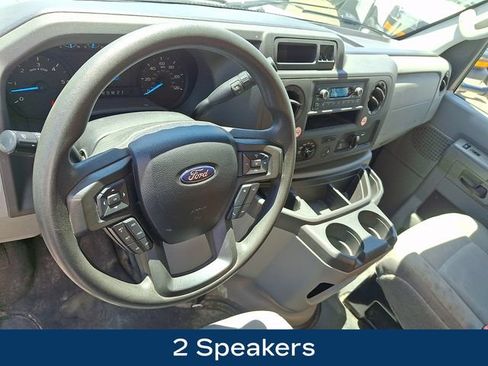 Used 2024 Ford E-450 and Econoline 450 Super Duty RWD image 3
