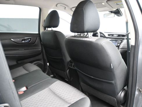 Used 2019 Nissan Rogue SV w/ Premium Package AWD/4WD image 16