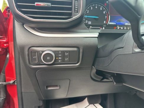 Used 2022 Ford Explorer XLT w/ Equipment Group 202A image 21