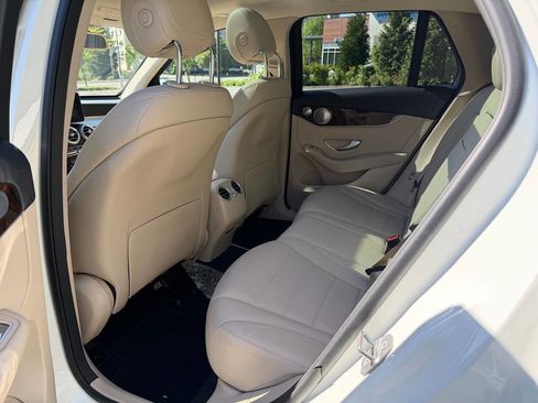 Used 2018 Mercedes-Benz GLC 300 4MATIC image 28