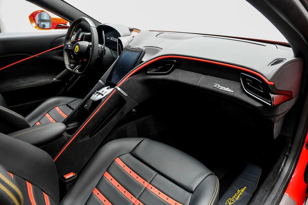 Used 2024 Ferrari Roma Spider RWD image 17