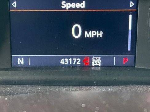 Used 2022 Chevrolet Silverado 1500 LT Trail Boss w/ Convenience Package II image 12